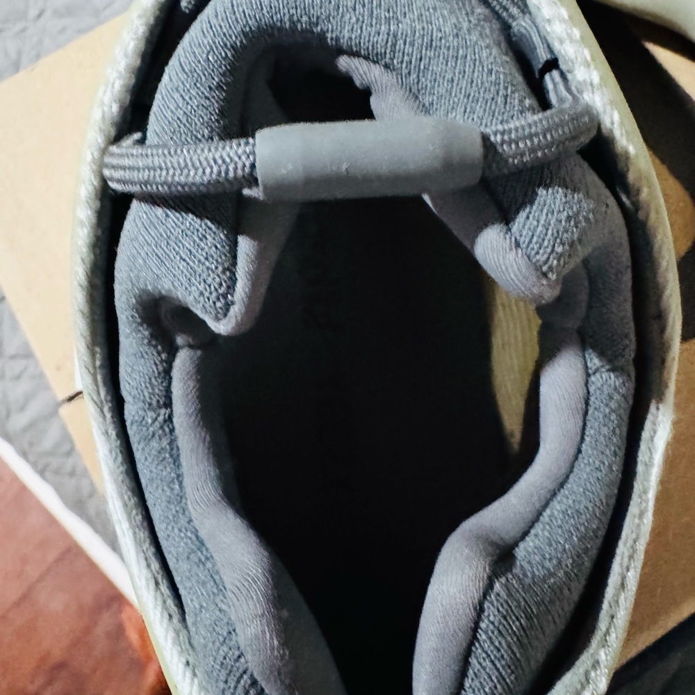 Yeezy Athletic Shoes in Gray and Cream - Picture 3 of 9